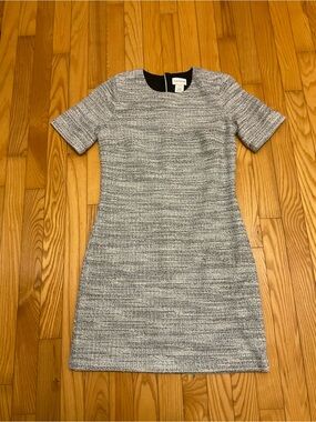Short Sleeve Tweed Sheath Dress in Gray